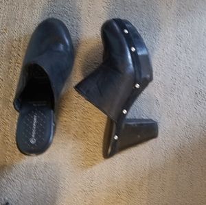 Rockport clogs